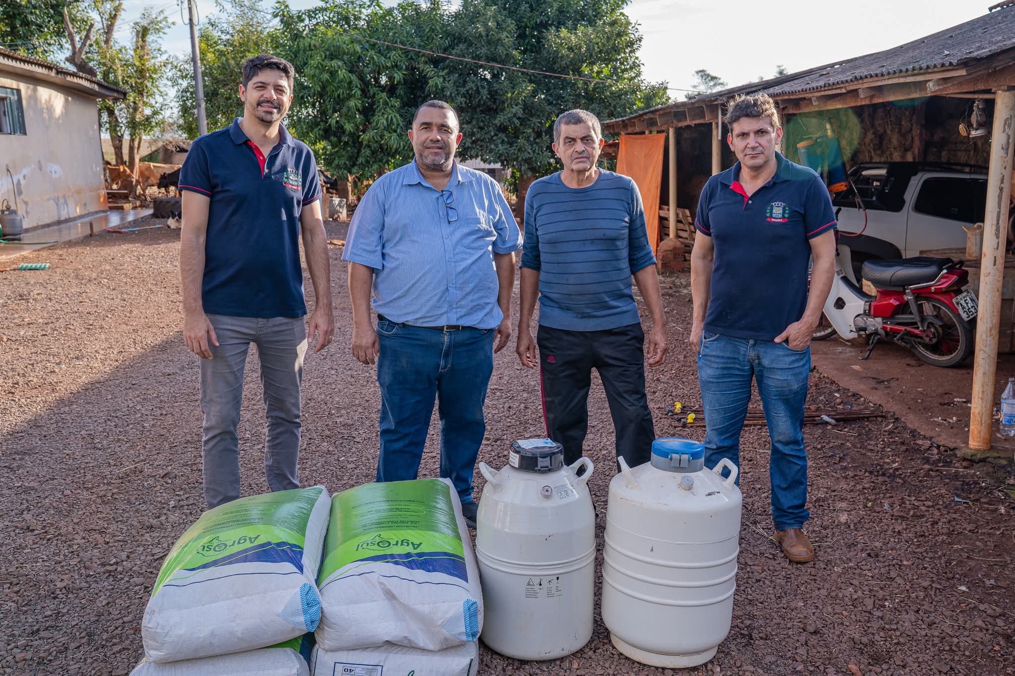 Município de Guaíra fortalece a cadeia leiteira com novo repasse de sementes e insumos para produtores locais