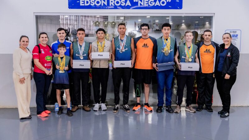 Município de Guaíra celebra parceria com a Guaíra Runners e reconhece talentos locais com doação de tênis de alta performance