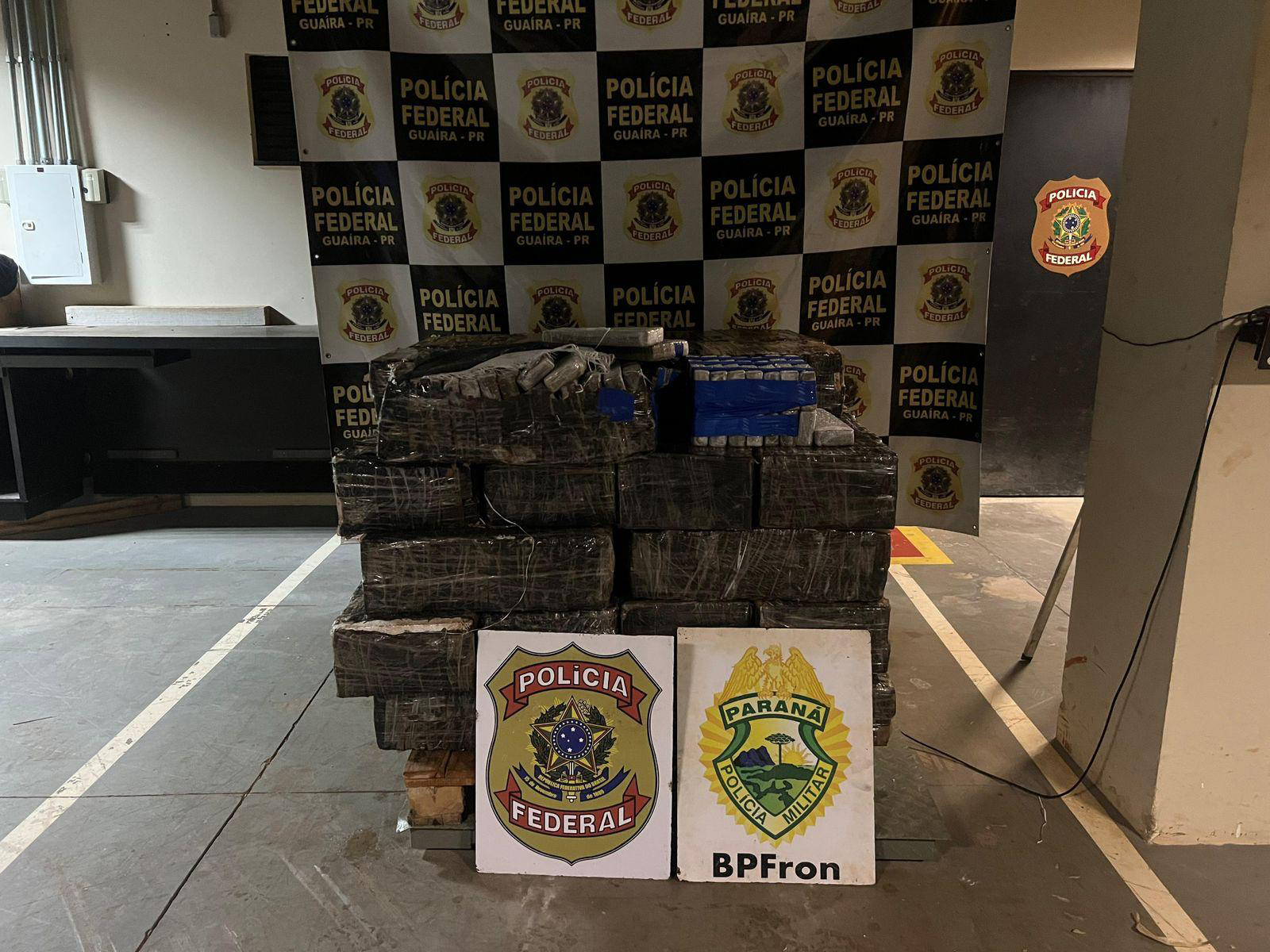 PF e BPFRON apreendem 898kg de maconha em Farol/PR; droga foi encaminhada para a Delegacia da PF em Guaíra