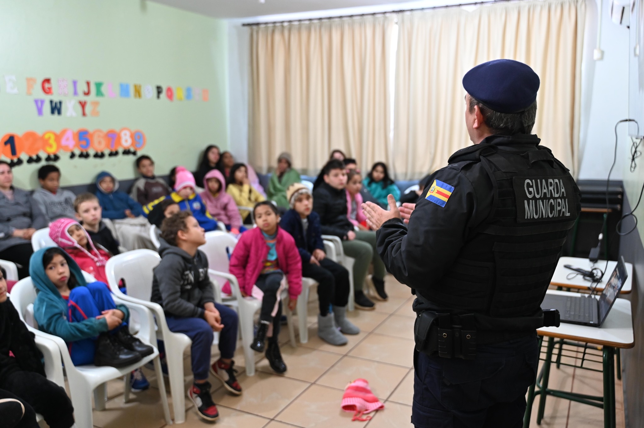 Município realiza palestra sobre Tráfico de Pessoas para crianças e adolescentes do CEACA