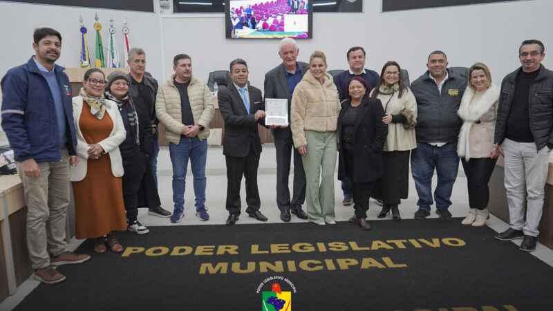 Câmara de Guaíra apresenta homenagens a Amanda Gazola e Heraldo Trento em última sessão antes do recesso