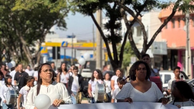 Terra Roxa realiza passeata em alusão ao Dia Estadual de Combate ao Feminicídio