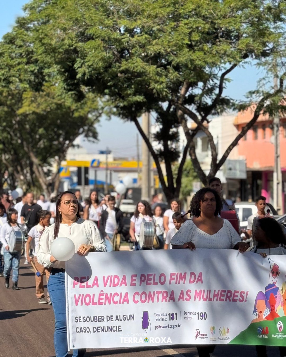 Terra Roxa realiza passeata em alusão ao Dia Estadual de Combate ao Feminicídio