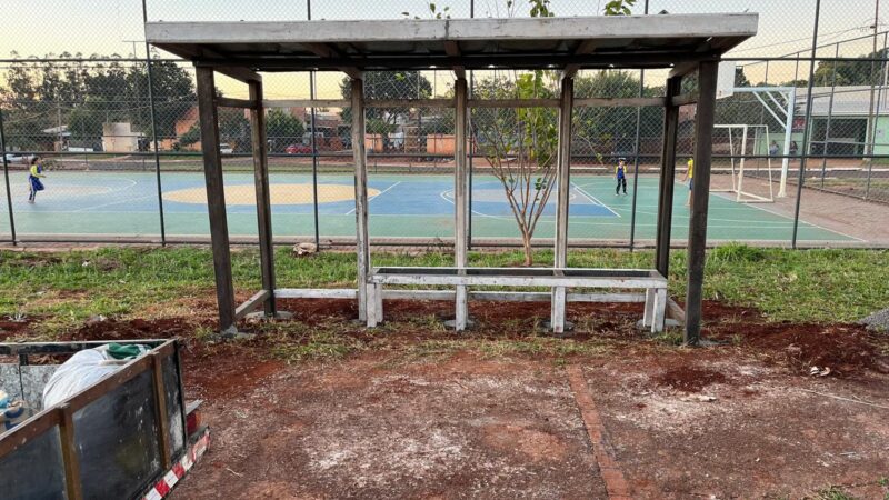 11 abrigos de passageiros de ônibus têm instalação iniciada em Guaíra