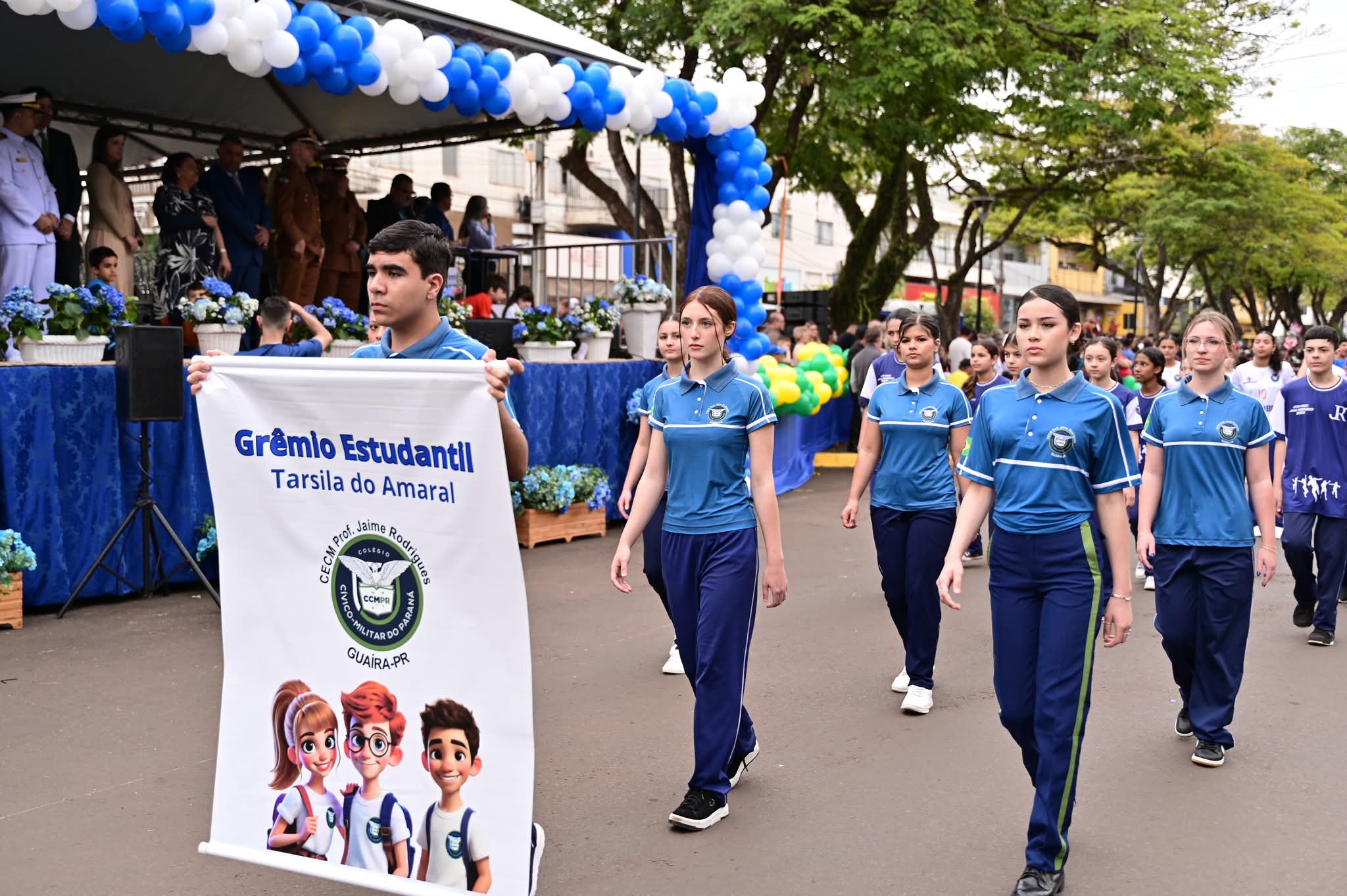 Desfile Cívico-Militar de 7 de Setembro emociona e reúne milhares de pessoas em Guaíra