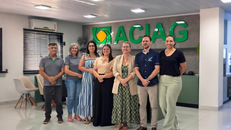 Com 100% de aprovação, Sabrina Aquino é reeleita presidente da ACIAG