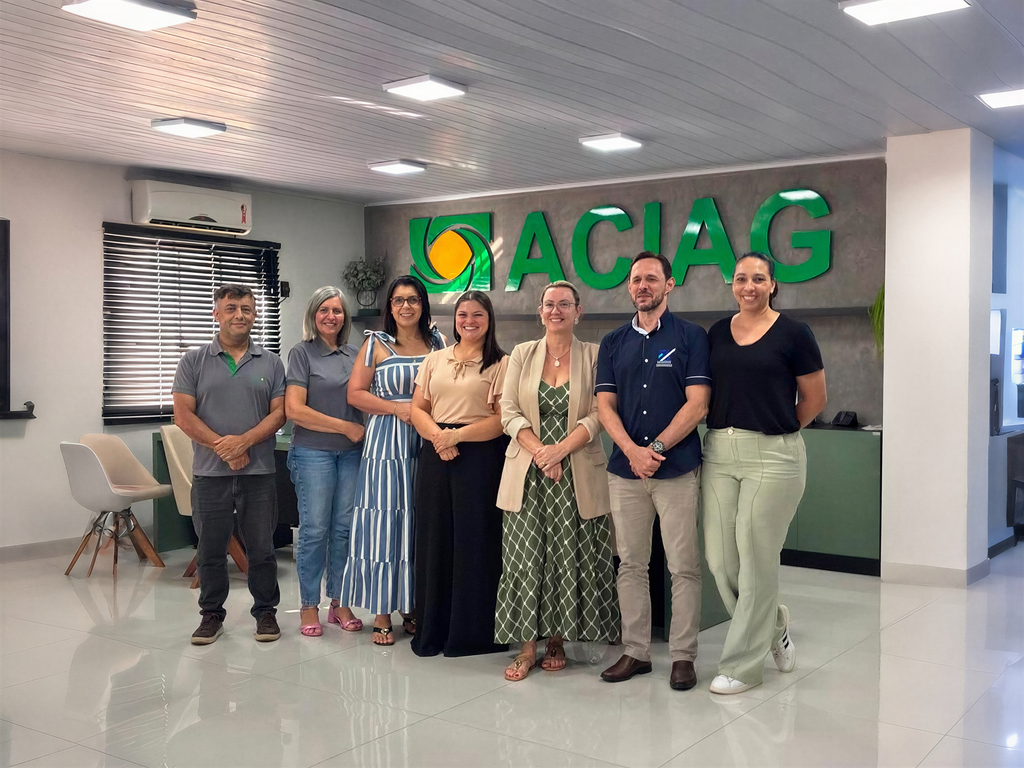 Com 100% de aprovação, Sabrina Aquino é reeleita presidente da ACIAG