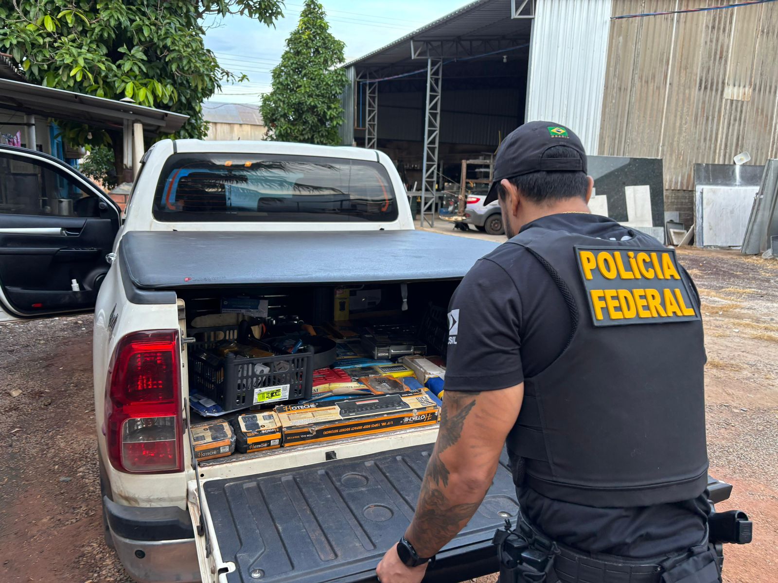 Guaíra – PF combate esquema de corrupção e contrabando de agrotóxicos na fronteira