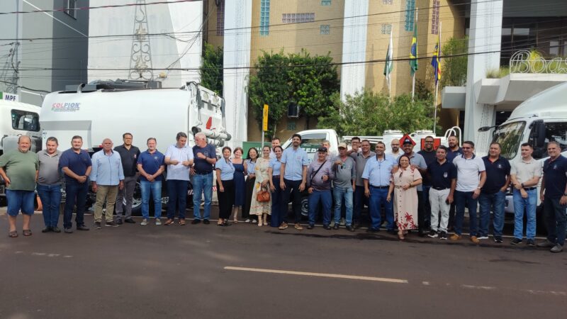 Município de Guaíra entrega novos veículos e fortalece a estrutura de limpeza urbana e infraestrutura