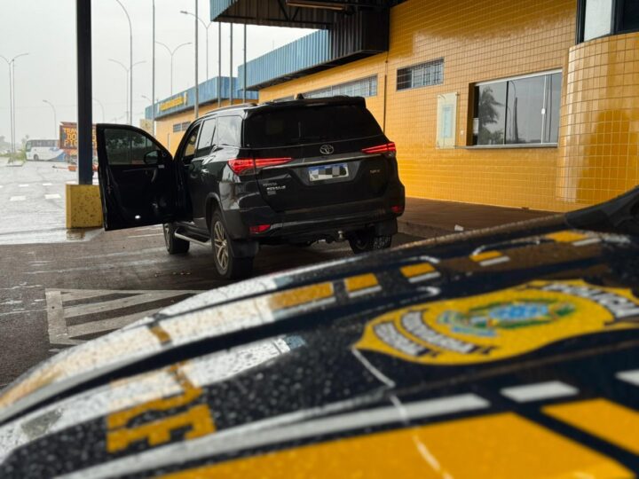 PRF recupera em Guaíra caminhonete de luxo furtada no Rio Grande do Sul